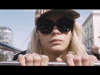 Burberry her con cara delevingne, video backstage