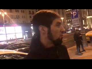 Дагестанцы собрались у отеля ritz, чтобы заставить конора извиниться