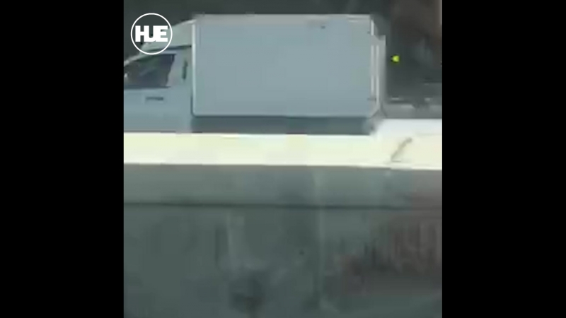 В москве какой то безумный водитель поехал по мкад задним ходом