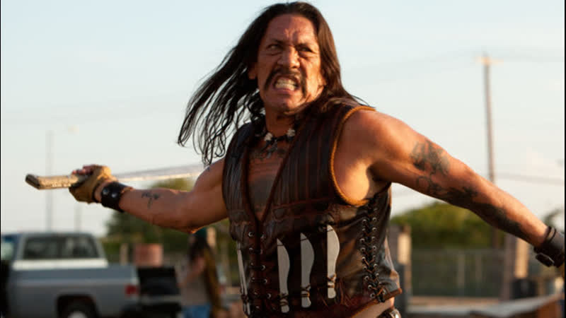 Смотрим треш комедию "мачете убивает" 😎