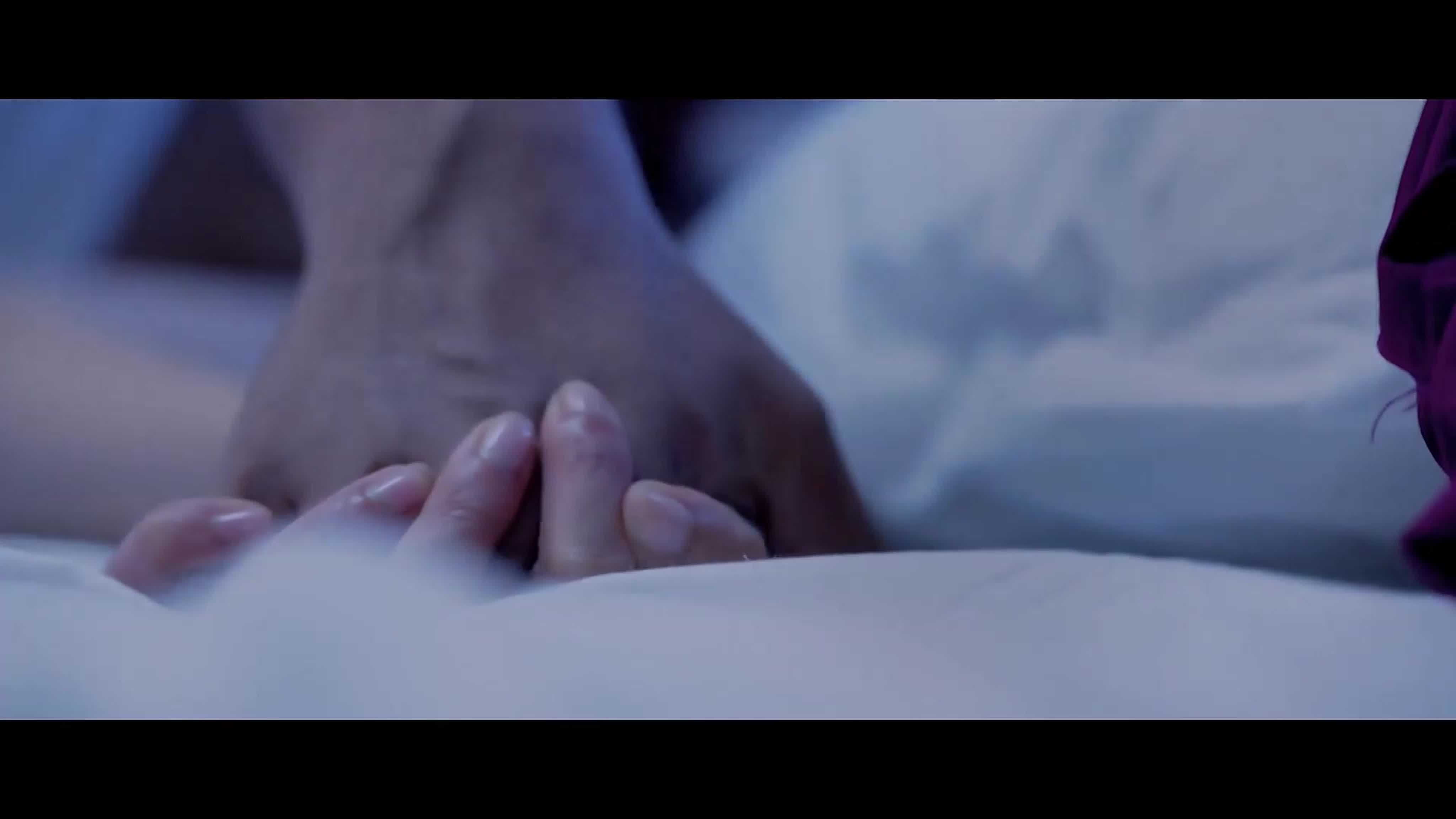 Hot scene (18+) (aaha kalyanam, 2014)