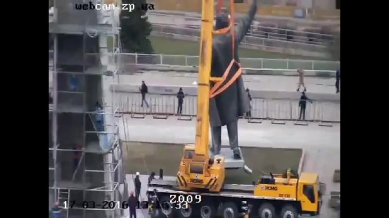 ✔ особое мнение в запорожье демонтировали самый большой памятник ленину на украине