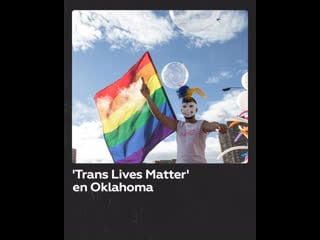 Activistas de 'trans lives matter' ocupan la rotonda del capitolio de oklahoma