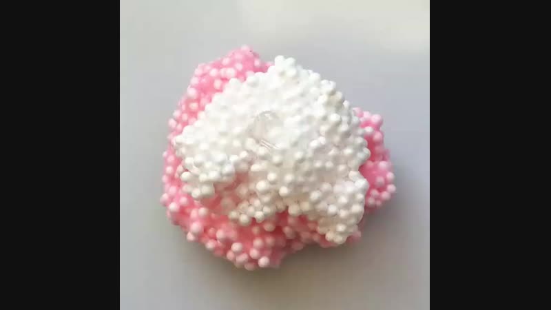 Белый и розовый хрустящий слайм