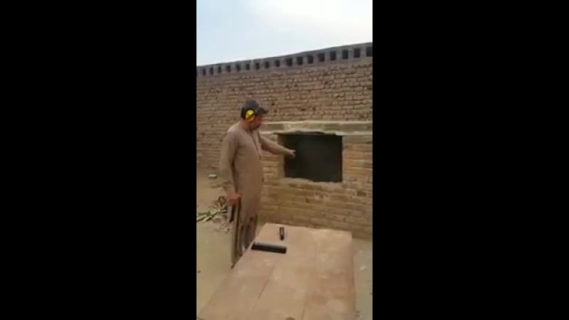 Тестовый отстрел копии пистолета glock в пакистане