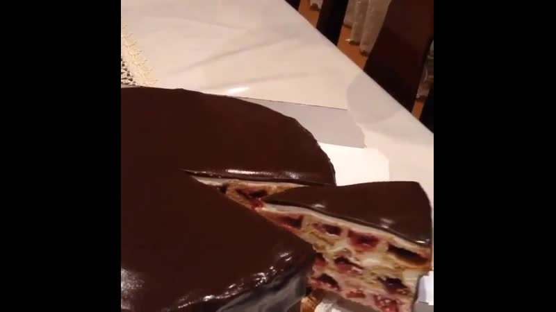 Медовый тортик с вишней