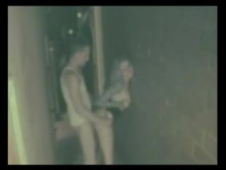 Лижет пизду на скрытую камеру в клубе [домашнее порно, частное порно, любительское порно, минет, порно мамки, порно с молодыми]