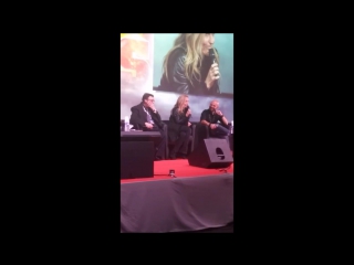 Gillian anderson tgs 2015