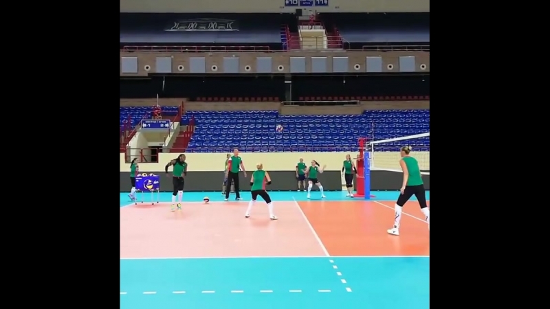 Командные тренирои девушек