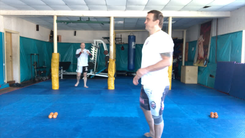 Утренняя тренироа «единоборства осе»