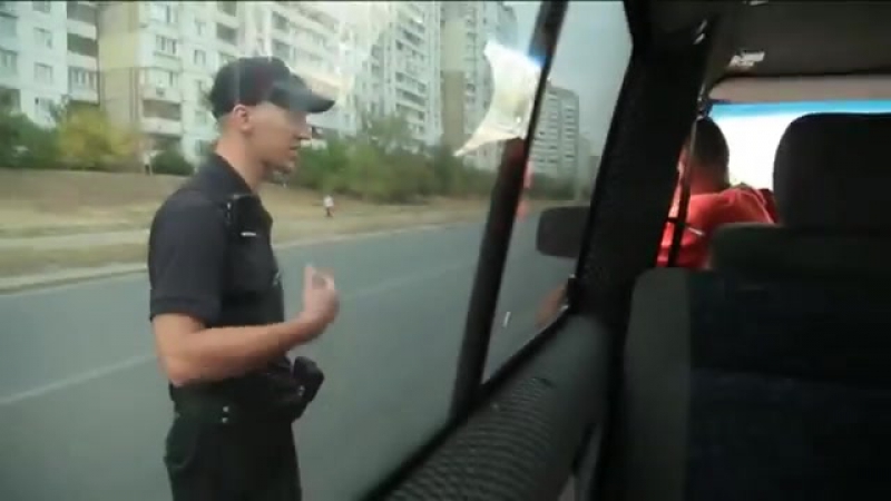 Нова так звана поліція бере з україною