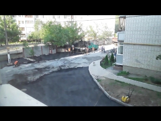 Laying down asphalt