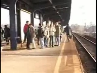 2 лесбиянки на вокзале