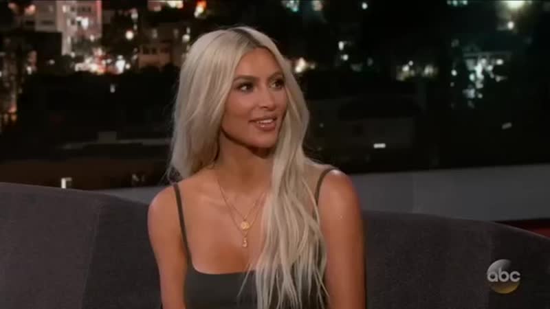 Jennifer lawrence and kim kardashian briefly talking about selena getting back together with justin