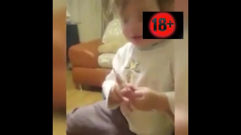 Маленький ребенок из северной осетии матерится и курит при взрослых