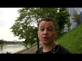 Are men or women normally more vivacious?