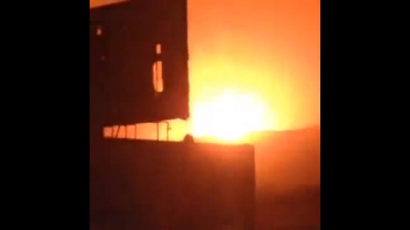 Йемен авиаудар коалиционных ввс по базе ракетной бригады на окраине города сана 17 04 2015