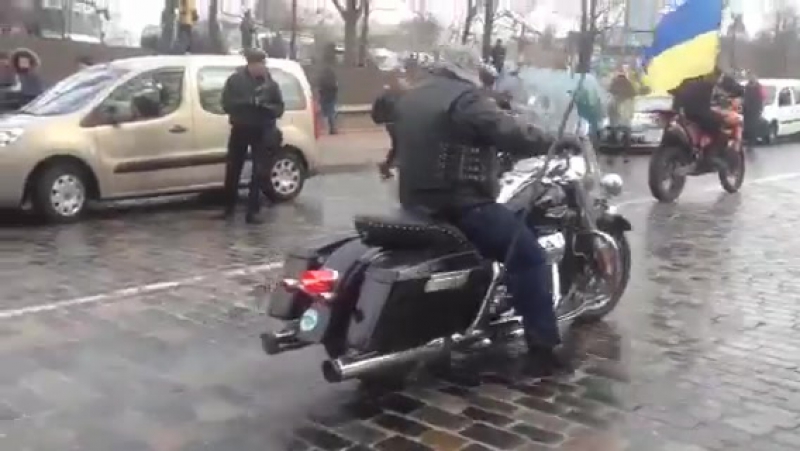26 02 2017 на "марше солидарности" в киеве проехали байкеры