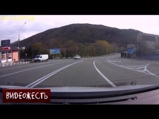 Колесо молодые человека © видеожесть