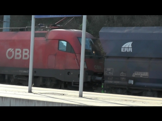 Zuge im herbst auf der rudolfsbahn in der steiermark in murtal herbst 2014 teil 44