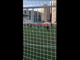 Шикарно забивает мбаппе на тренирое