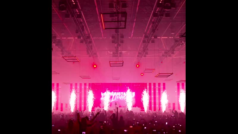 Armin van buuren vs shapov la résistance de lamour live at asot900 utrecht