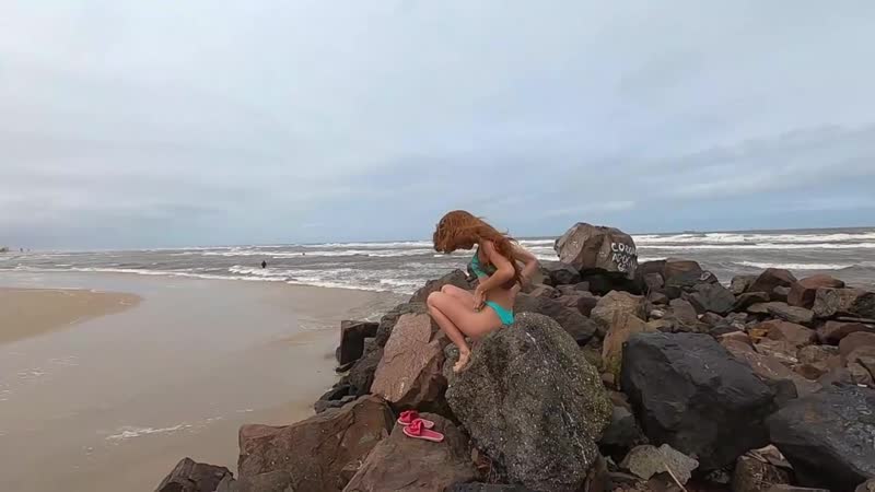 Julinha на побережье гаучо