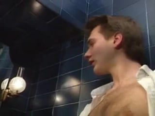 Tracey in the toilett