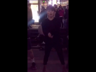 160306 방탄소년단 정국 bts jungkook watching 상남자 @ 홍대 hongdae♡