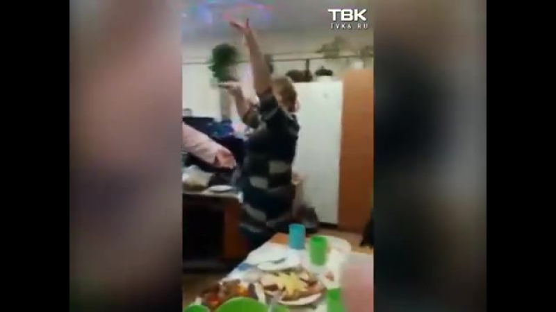 Застолье врачей бсмп в рабочее время красноярске сотрудники бсмп справляли новогодний корпоратив во время работы