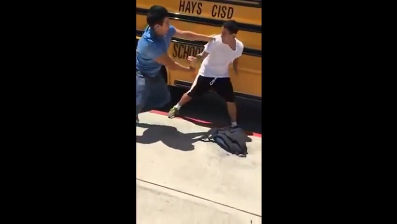 Получил по ебалу за вертикальную съёмку badworld 18+