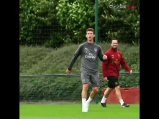 Laurent koscielny working hard at london colney 💪