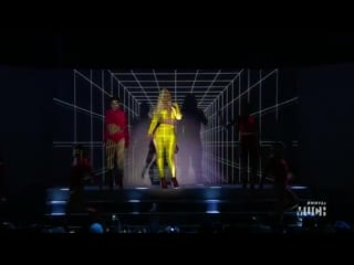 Iggy azalea switch (live @ 2017 iheartradio mmvas)