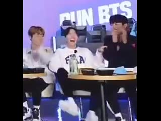 Hoseok was losing it and just leaning towards teddy and hanging onto cuzz please