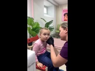 Прокалывание ушей в фанки манки)