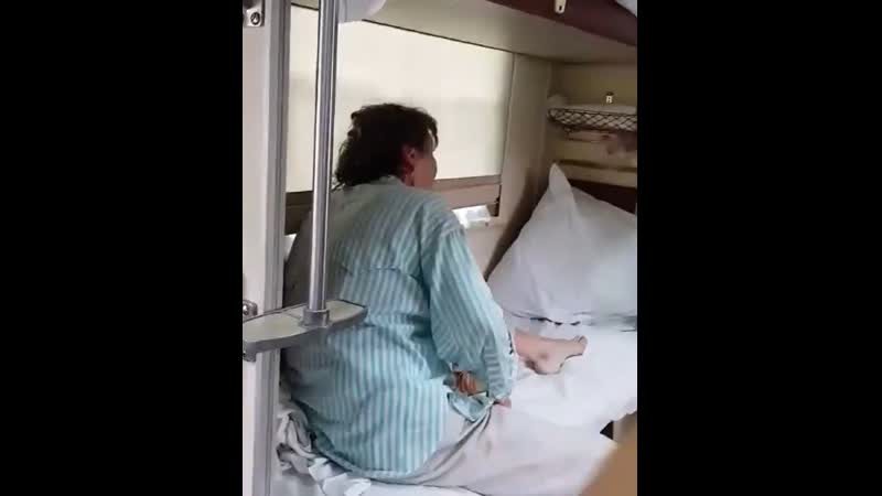 Пьяная тренер заставила гимнастку сесть на шпагат на верхней полке