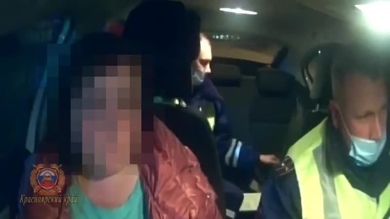 Выпившая мамочка взяла своего шестилетнего сына и отправилась забирать мужа с работы