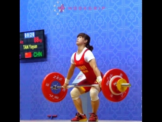 Tan yayun ( 48kg) snatching 88kg/194lb at the 2016 asian championships