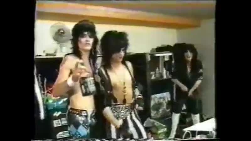 Никки сикс и мик марс показали свои +18 (oops nikki sixx, mick mars show +18)