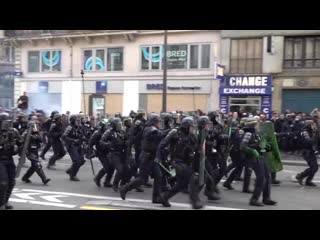 Live / en direct paris / france protesters gather over pension reform 17 04 2023 #manifestation