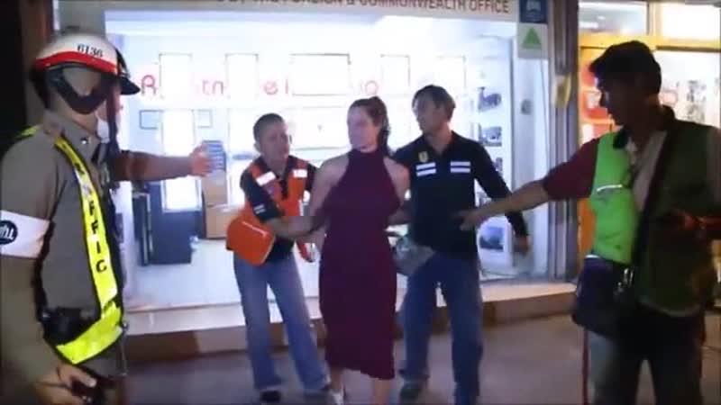 Пьяная русская пара "быкует" в паттайе