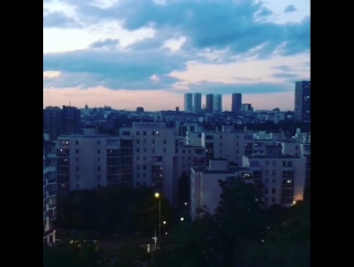 🏙 timelapse 🏙
•
🌬
le temps passe les bonnes cho париж 11 07 2017