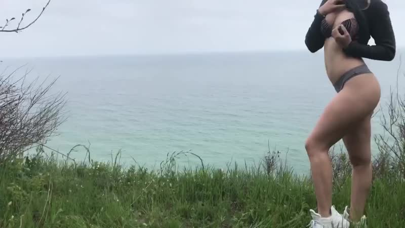 Порно видео на берегу океана