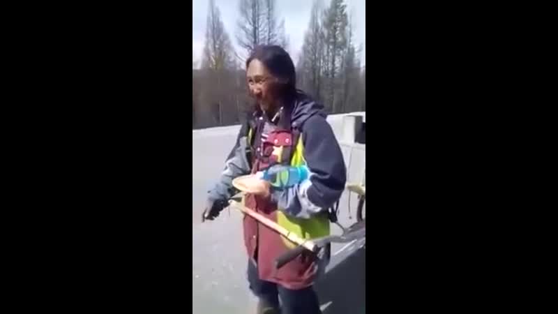 Шаман из якутска идет пешком в москву