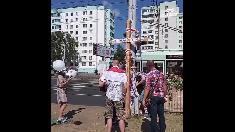 На «пушкінскай» усталявалі вялізны крыж