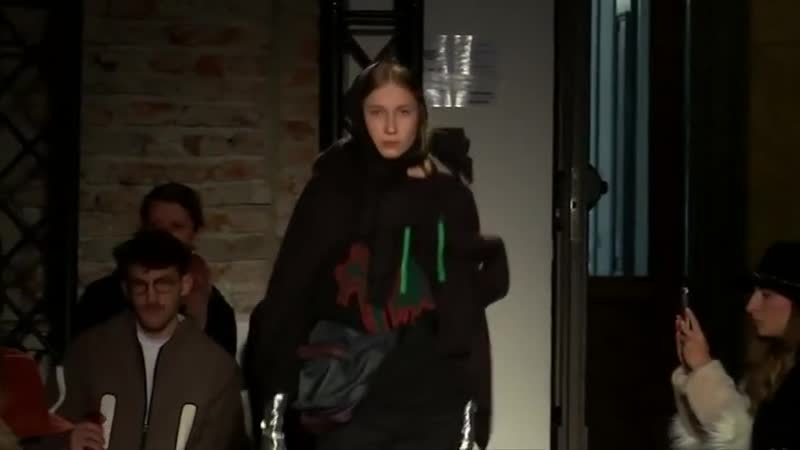 Valeria v alexandra moura runway show fw 19/20 milano