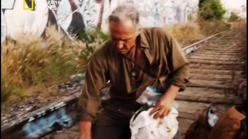 Ожидании porn video – В ожидании конца света 1 сезон 1 серия из 12 "пули, много пуль " / doomsday preppers (2012)