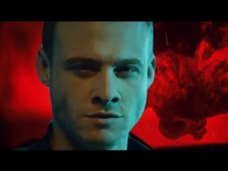 Bazı vampirler bildiğin, gördüğün, tanıdığın gibi değil #yaşamayanlar sadece #blutv’de! @kerembursin