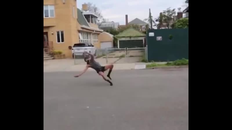 Вписка трюк не удался, сбила машина, когда хочешь похвастаться друзьм