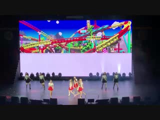 Redvelvet @rvsmtown kick off redmareinsg with russian roulette’! what other songs are you